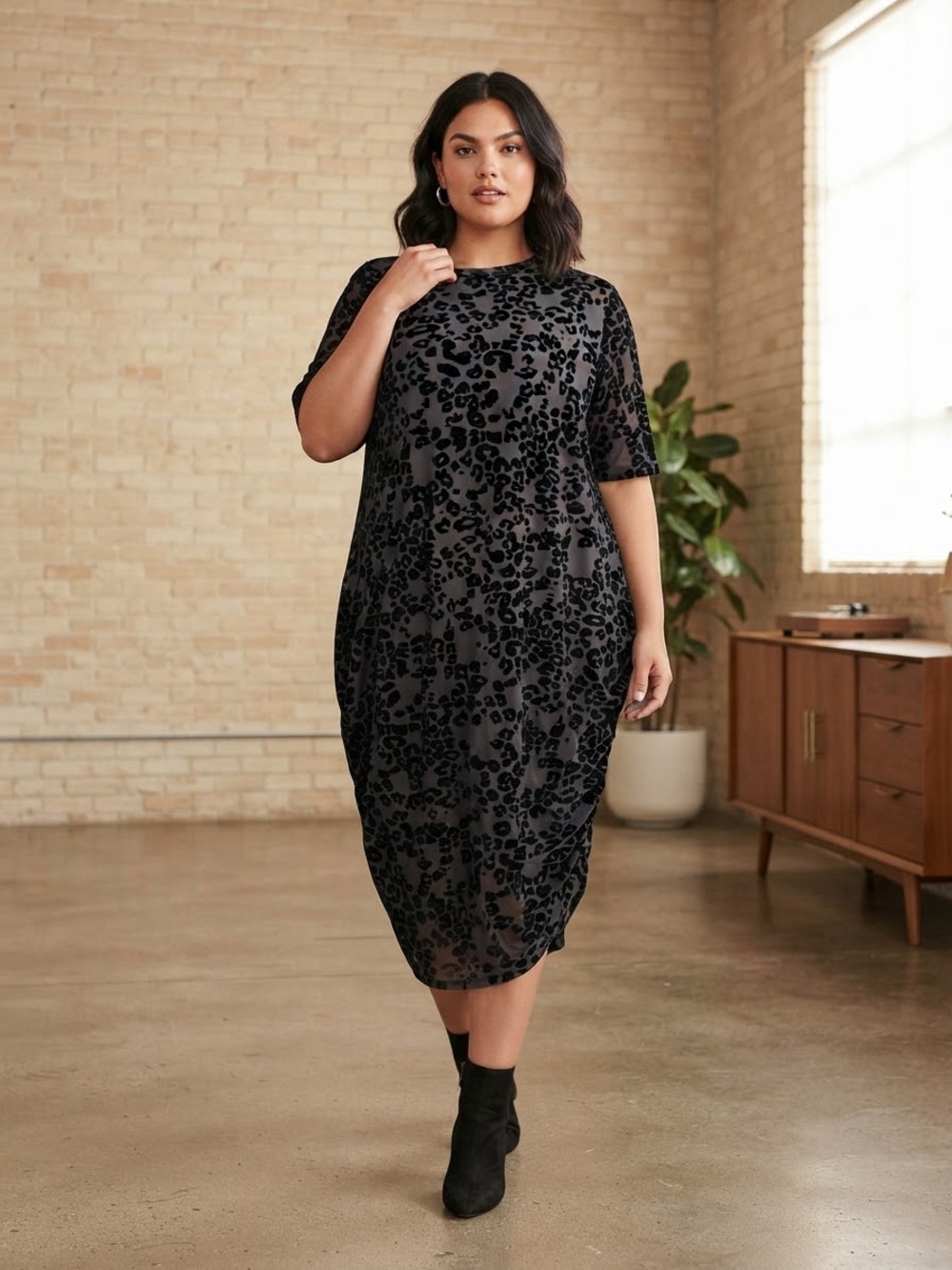NINA PARKER Black Burnout Velvet Leopard Midi Dress Size 2X Short Sleeve Shift